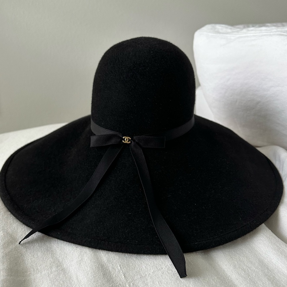 CHANEL Black Wide-Brim Hat with Bow